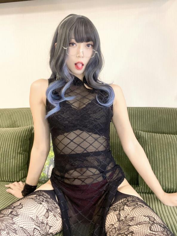 money冷冷 黑丝开衩秘书写真图片及视频合集下载