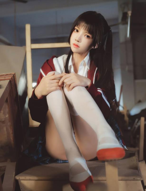 桜桃喵 cosplay246本写真合集跪姿俯拍特辑图片及视频合集下载