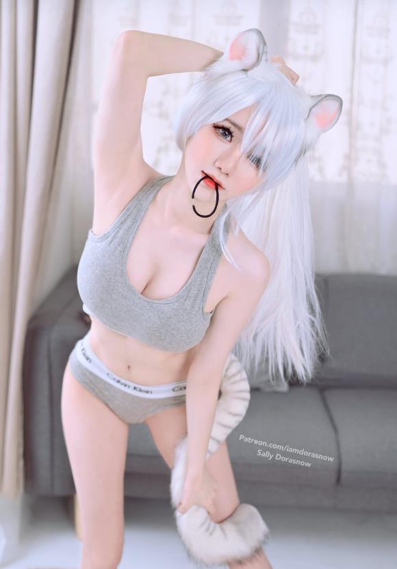 Sally Dorasnow(多啦雪) cosplay超短热裤辣妹写真图片及视频合集下载 Sally Dorasnow(多啦雪) cosplay超短热裤辣妹写真图片及视频合集下载