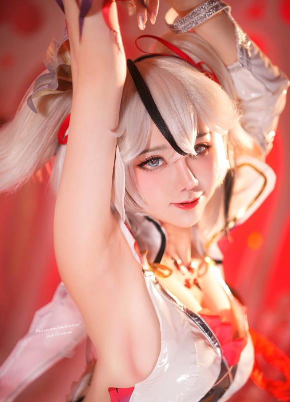 Sally Dorasnow(多啦雪) cosplay超短热裤辣妹写真图片及视频合集下载 Sally Dorasnow(多啦雪) cosplay超短热裤辣妹写真图片及视频合集下载