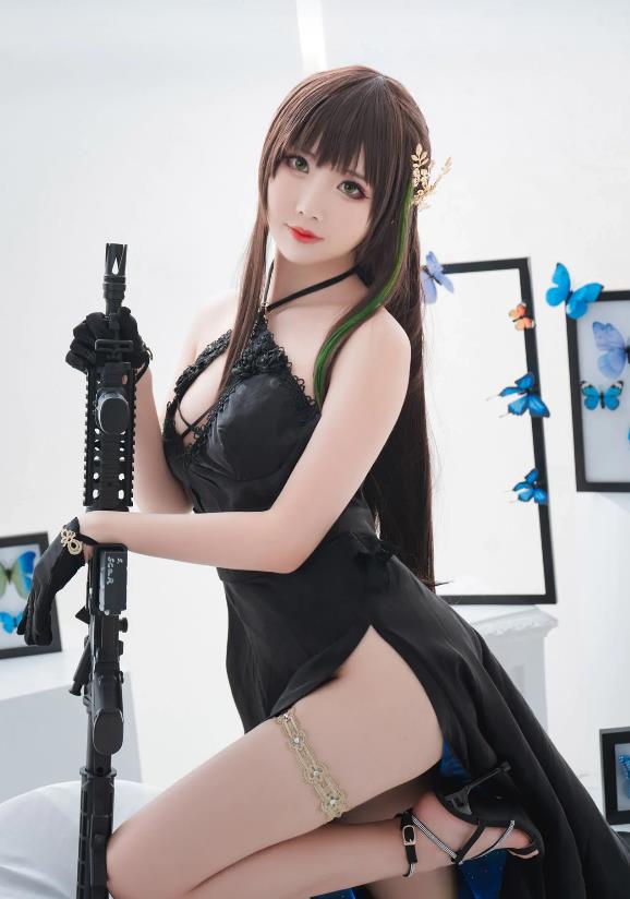 面饼仙儿 Cosplay深V女仆装写真私房照片及视频合集下载
